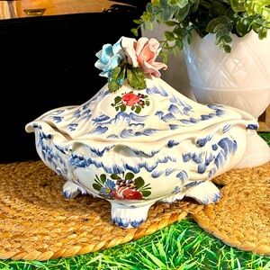 Vintage, Bassano, Ceramic hand painted Floral Decor Box with lid, made in Italy